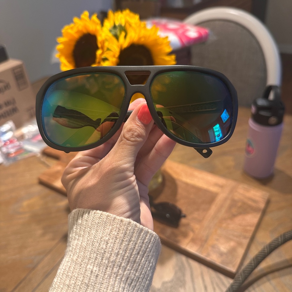 Electric sunglasses. Selling for my boyfriend. No scratches only wore a few time